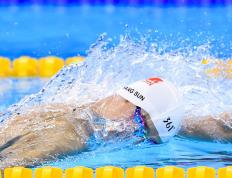 TL带队取胜！巴特勒重要时刻刷新纪录赛场气氛高涨