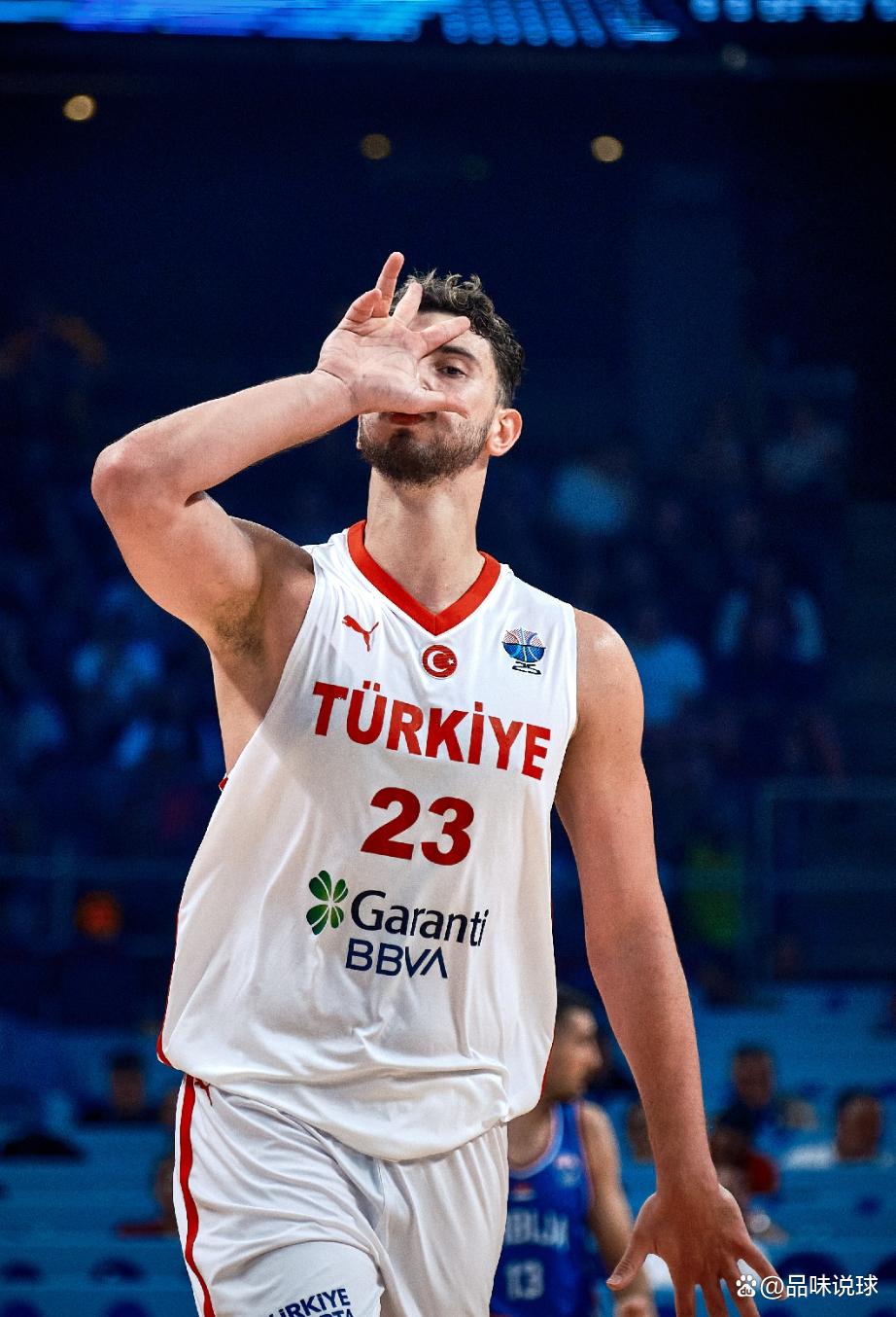 包含约基奇复出首秀出彩,上海申花主场大胜费内巴切,豪取13连胜的词条